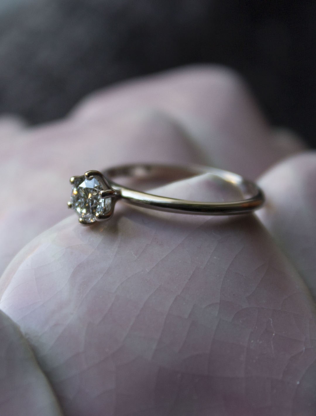 White gold diamond solitaire